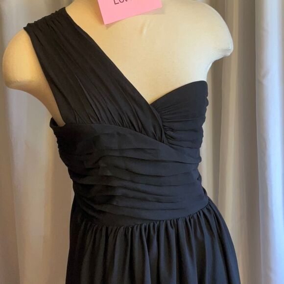 EXPRESS one shoulder black dress in size 6, pleated top - Picture 4 of 12